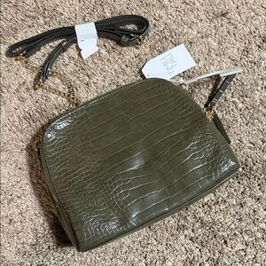 Time and Tru Dark Green Croc-Embossed Crossbody Bag